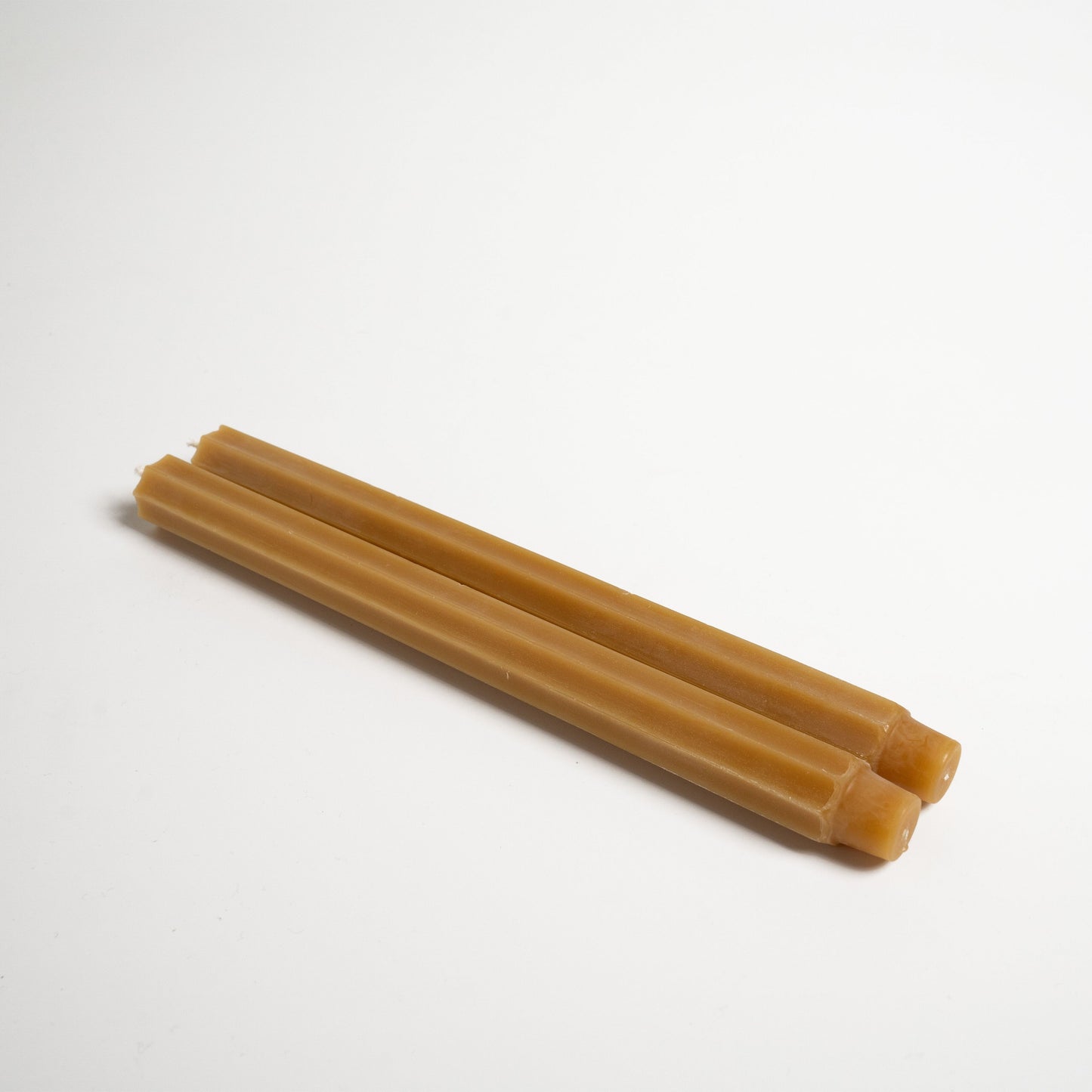 Set di candele coniche da chiesa scanalate naturali - 12 pollici