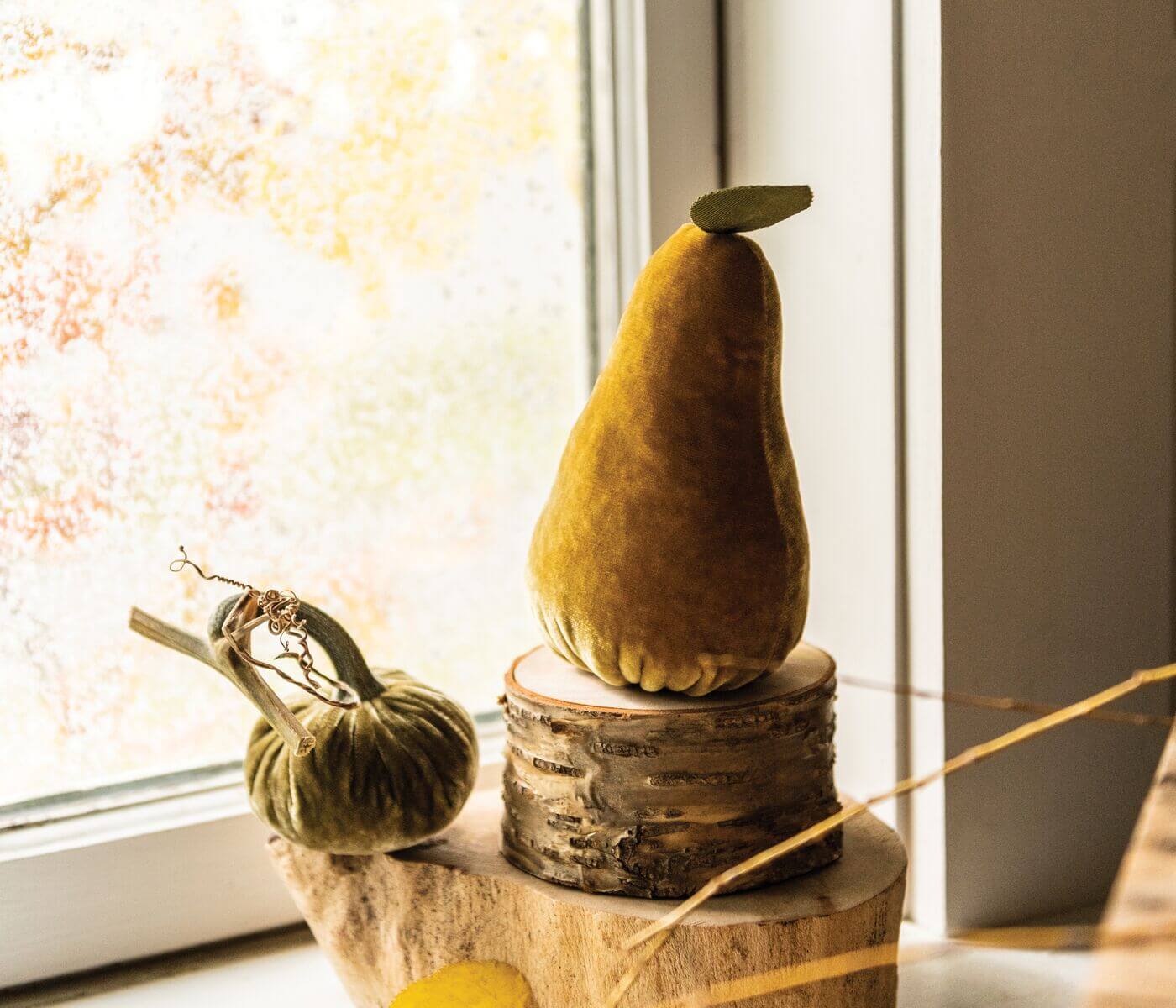 Pera in velluto dorato - M