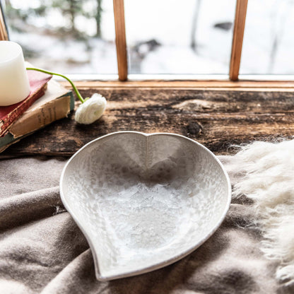 Ciotola a forma di cuore con torsione cristallina