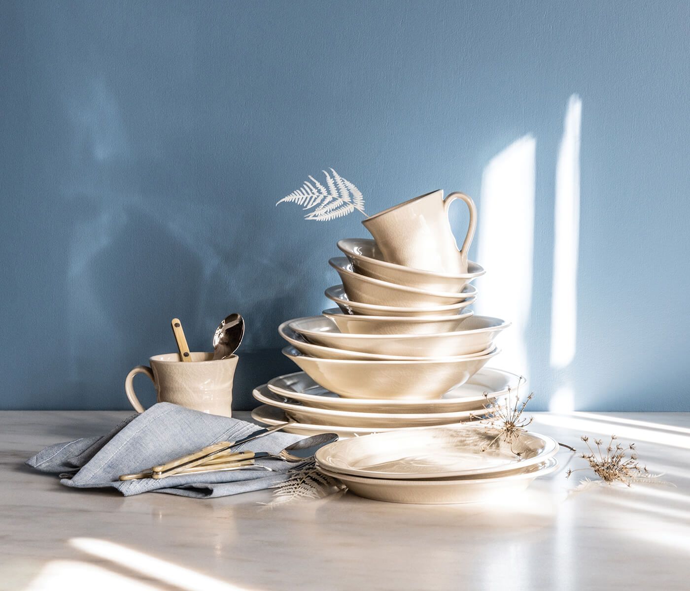 Belmont Dinnerware — Avorio craquelé